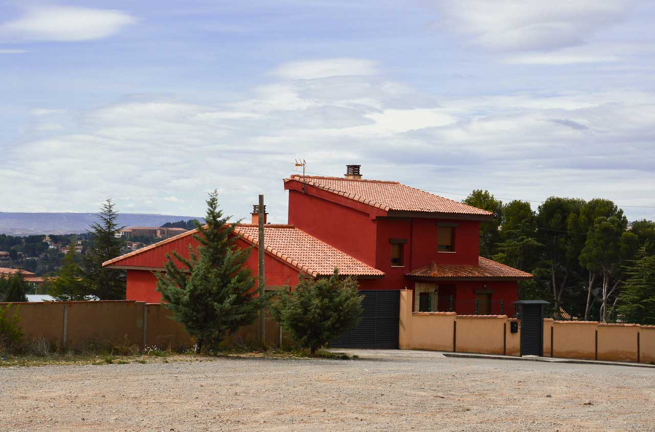 chalet rojo